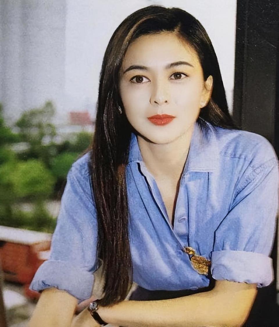 炒冷饭毁经典,一把年纪尬演成名角色,童年情怀还能卖几回?