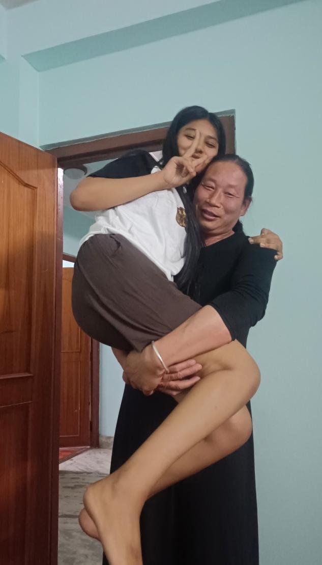 我,年近半百在尼泊尔娶个90后媳妇,继女15岁,也热情接纳了我