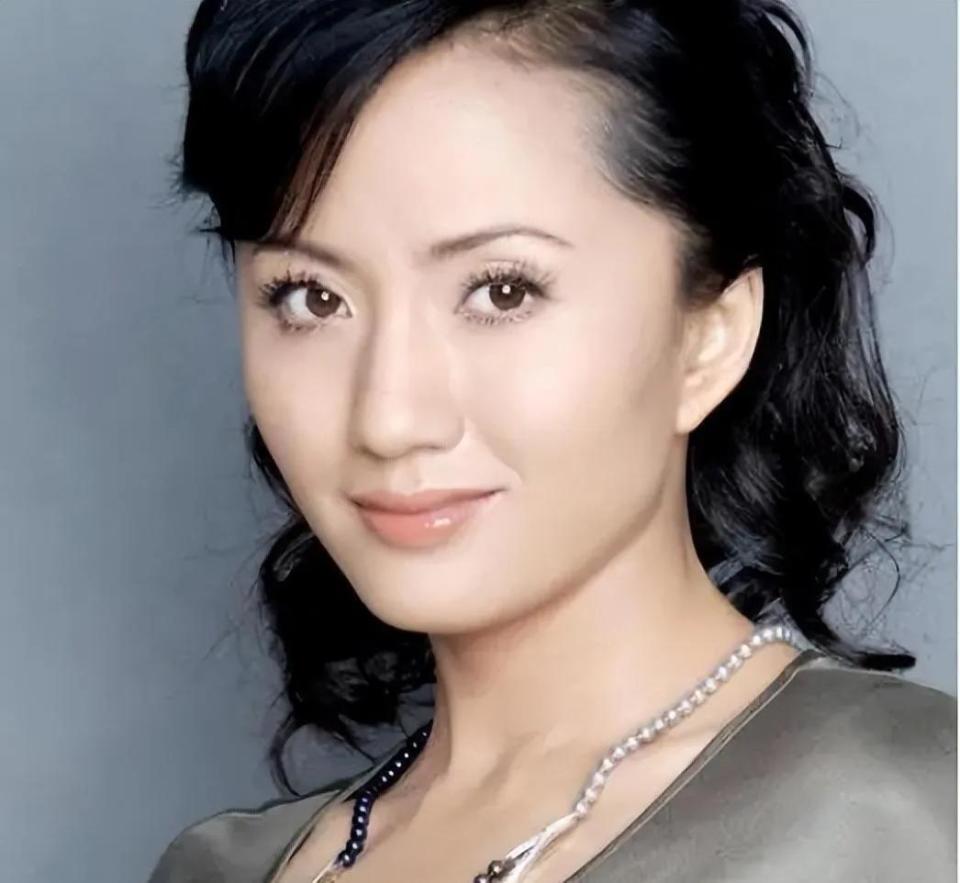 史兰芽:嫁大13岁的李幼斌,家里饭全部她做,如今的她现状如何?