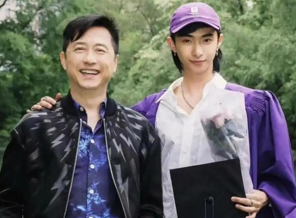 庾恩利：我是伊能静大儿子，留学归来回上海，秦昊是我另一个爸爸_腾讯新闻