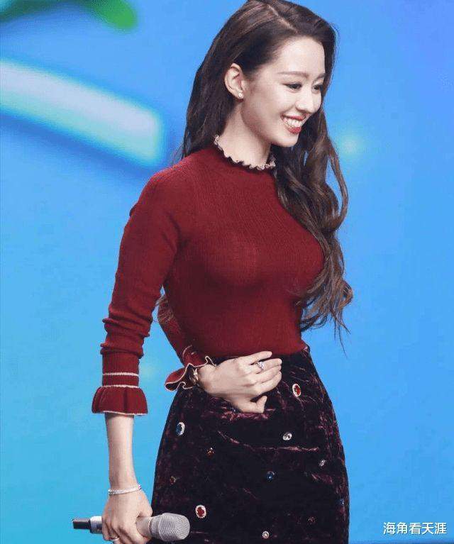 要知道当年吉娜可是怀孕了还能反手摸肚脐,怀孕腰围1尺7的人.