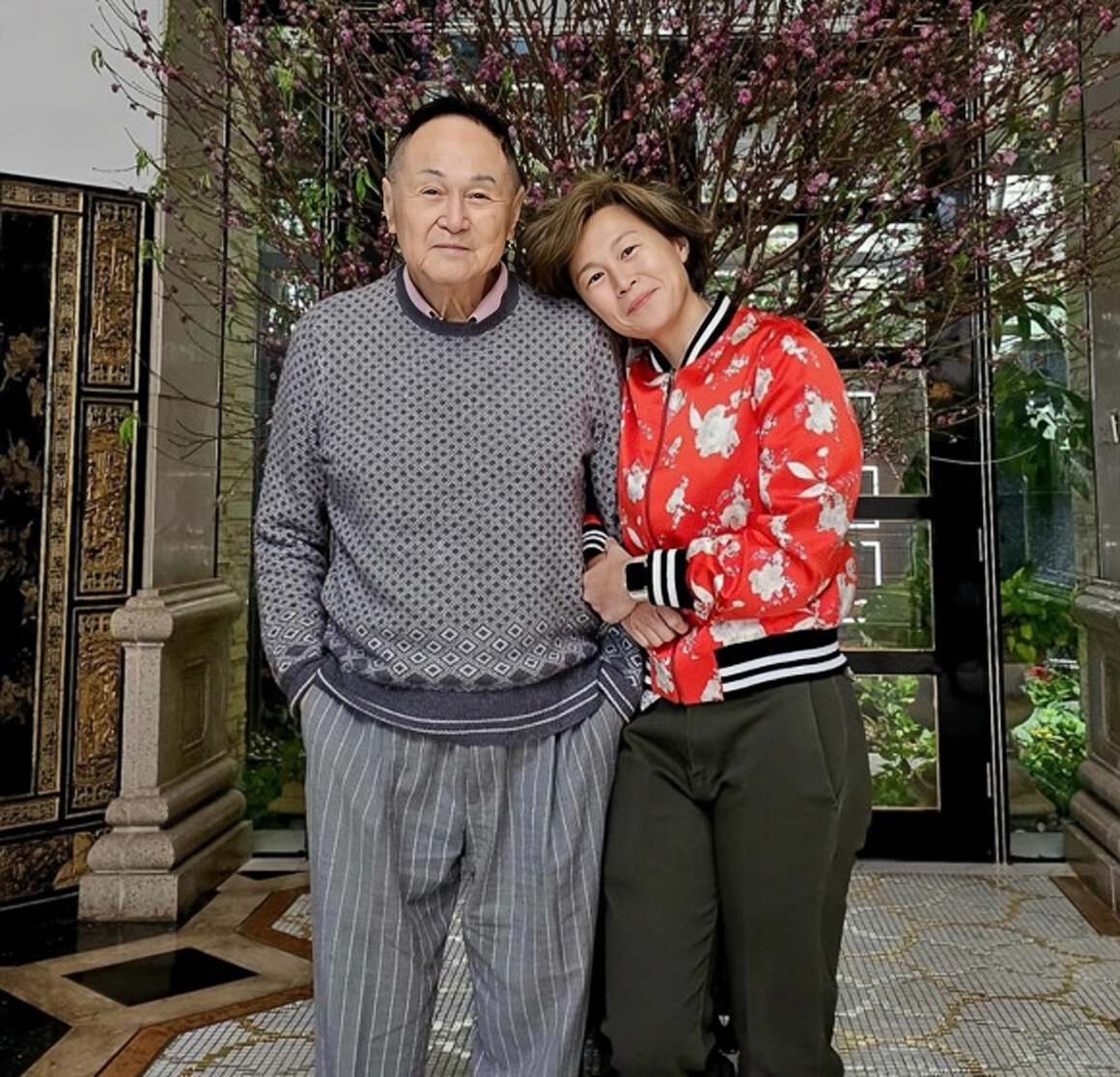 香港知名富家千金結束七年同性婚姻，和新女友感情穩定，戀情獲父母認可 - 