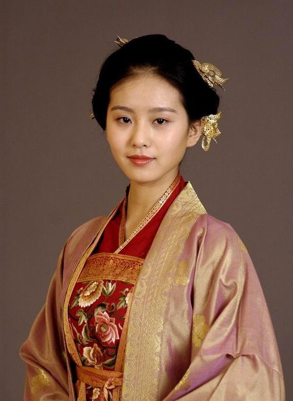 刘诗诗17岁到36岁荧幕颜值变化,不愧是天选古人,气质出众_腾讯新闻