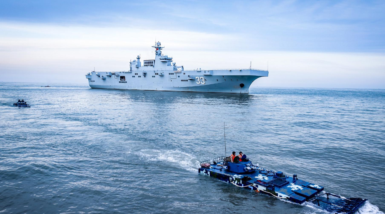 解放軍出動36機艦，台防務部門炒作：三面圍台 - 