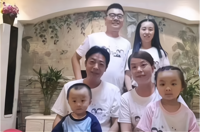 一家人为何突然变得这么陌生,坊间最多的说法是郭威田静夫妇不支持