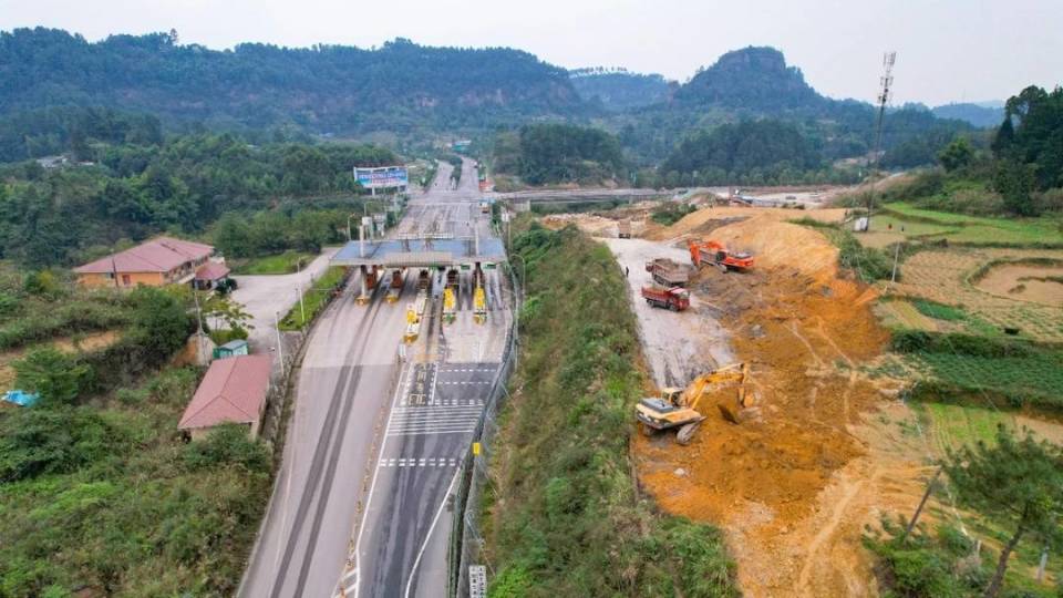 改善通行条件四川威远连界收费站将由6车道变为10车道