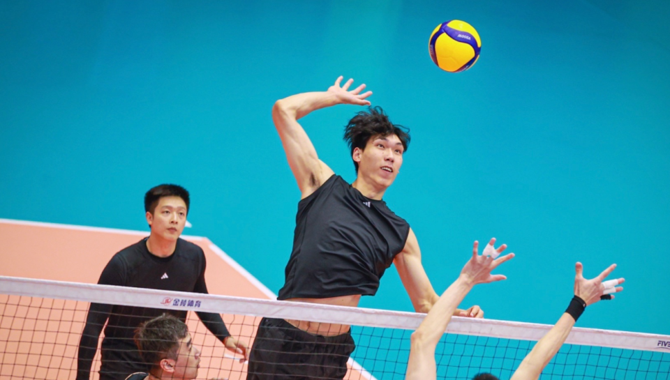 据悉,中国男排将和韩国队在北京进行3场友谊赛.