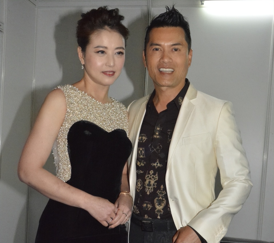 吕良伟出面悼念周海媚直呼太突然二人差一步成为夫妻留下遗憾