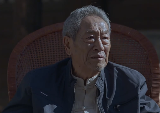 78歲戲骨逐夢演藝圈，娶小37歲的妻子生兒育女，王奎榮成配角傳奇 - 