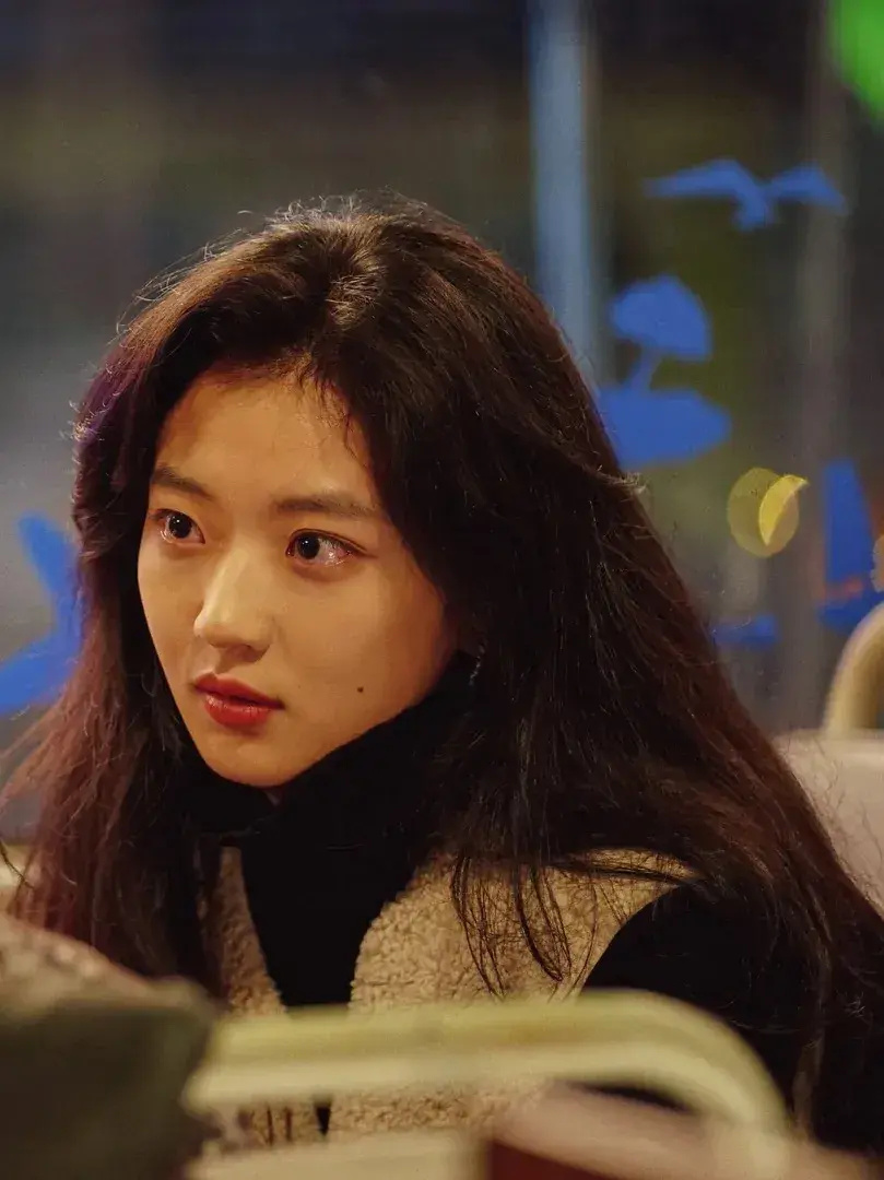 加上复古的港风装扮,让孙千美出了新高度.