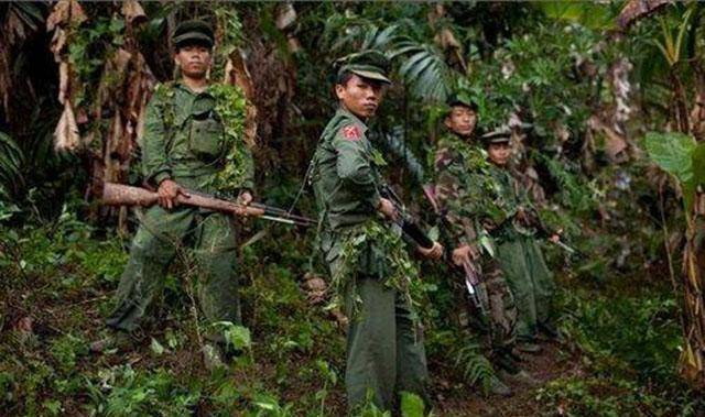 亲美武装已夺取中缅边境口岸?解放军贴着缅甸实弹演习是在警告谁?