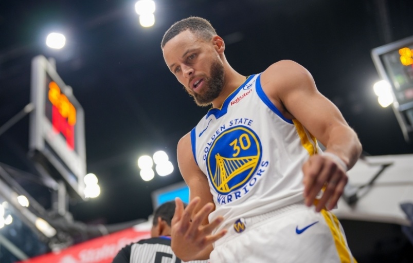 里程碑之战保罗拉胯克莱拯救库里勇士止连败静待火箭翻车