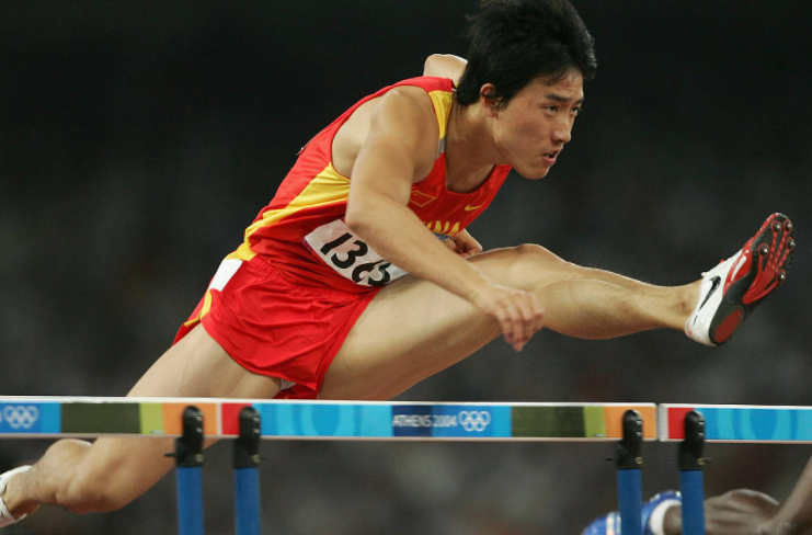 刘翔个人经历回顾拿过冠军破过纪录感动中国却难感动观众