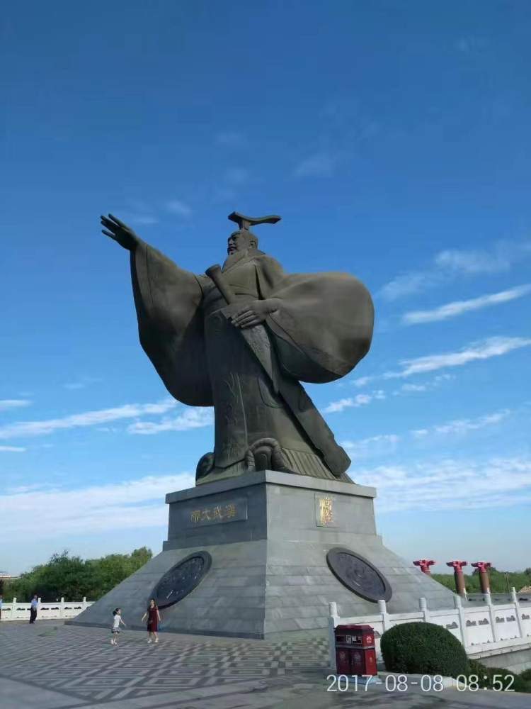 西安汉城湖——登顶眼欢尽画魂