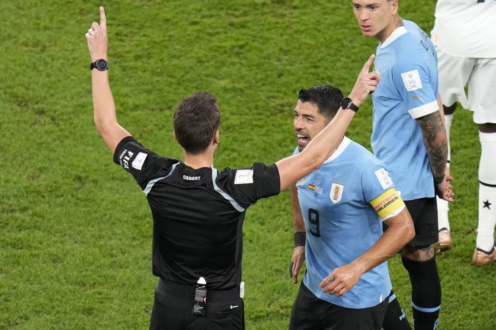 FIFA官宣，乌拉圭收重磅罚单，4人被禁赛10场，罚款12万成人网站免费观看2023已更新(腾讯/哔哩哔哩)