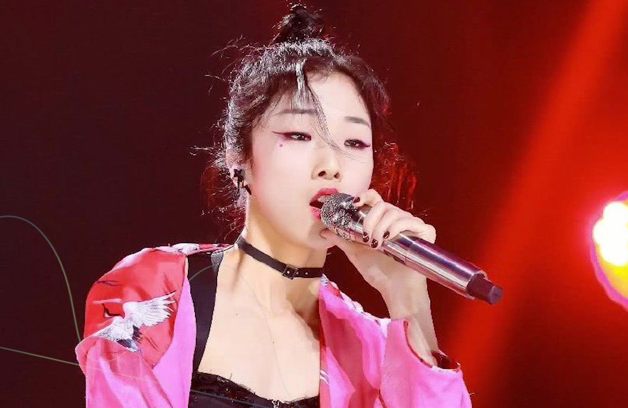 郭颖曾是女团火箭少女101的队长,擅长说唱,是一位比较全面的姐姐,没有