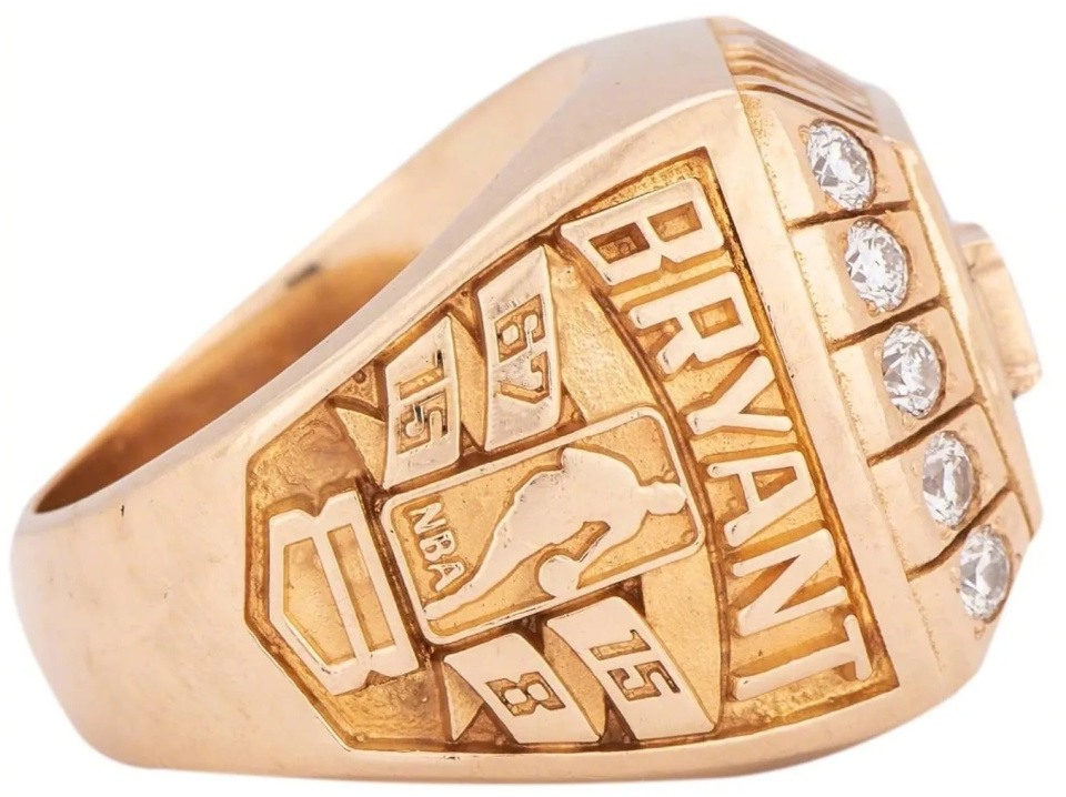 科比父母甩卖科比2000年冠军戒指94万美元起拍妻子被造黄谣