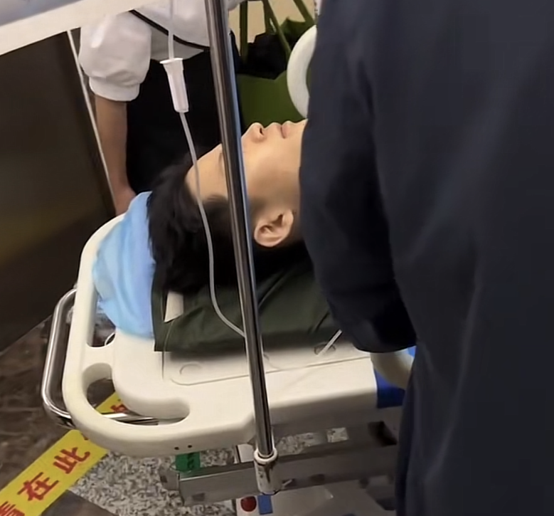 网红石佳明被砍掉手后续：手术12小时已度过危险期，家人发声回应_腾讯新闻