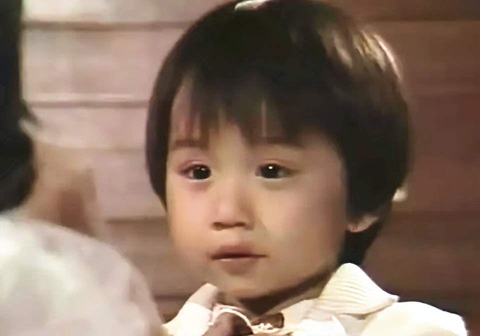 温兆宇小时候是很受欢迎的童星,合作过洪金宝,毛舜筠等一众大咖.