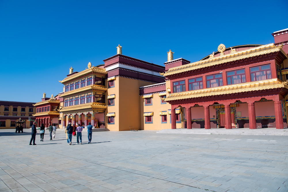 象眼上的富裕正洁寺大庆唯一的藏传佛教寺庙