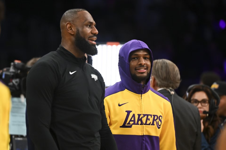 NBA：詹姆斯留队创纪录，哈登8150万续约，森林狼留下兰德尔