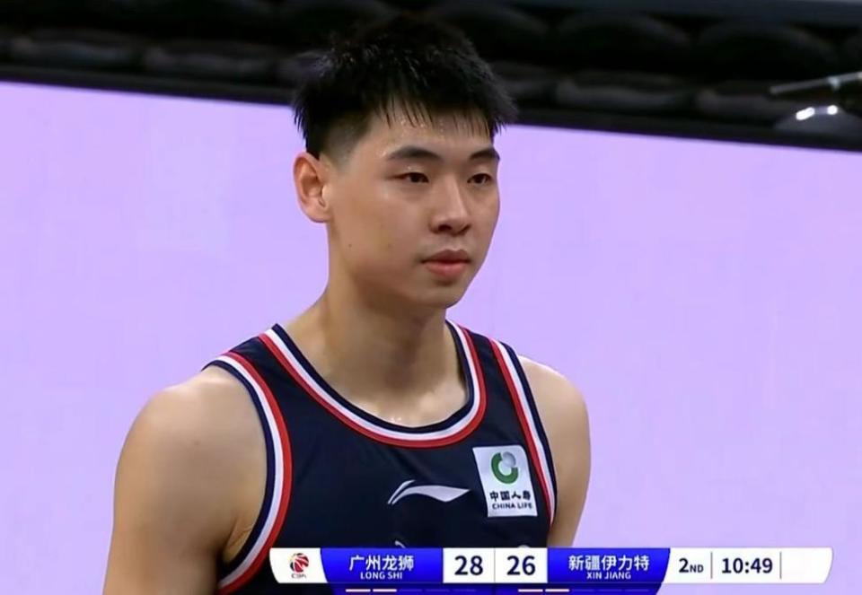 广州男篮力压新疆陈盈骏114祝铭震9分沙拉木10分吴冠希68