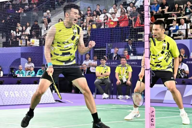 王齐麟/邱相榤合体的首场国际赛就击败强敌胜出,老搭档发文祝贺