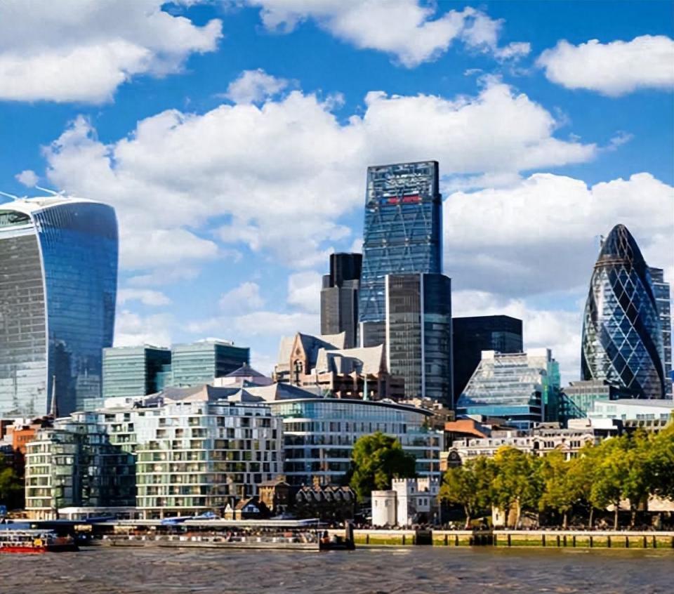 区区200亿英镑，英国真的破产了？这里面有猫腻-腾讯新闻