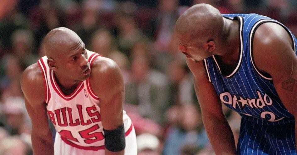 负,但在季后赛公牛止步第二轮,输给了奥尼尔和"便士"哈达威领衔的魔术