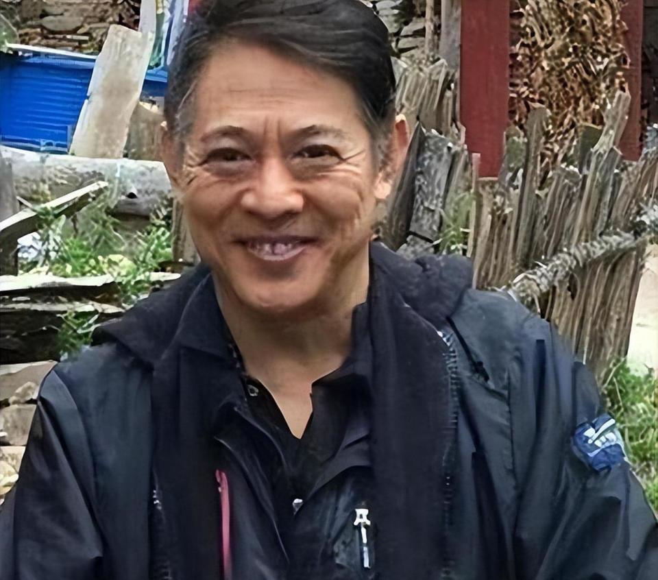 李连杰已交代后事:不办丧事不立碑,原因曝光,甲亢引起心脏病-腾讯新闻