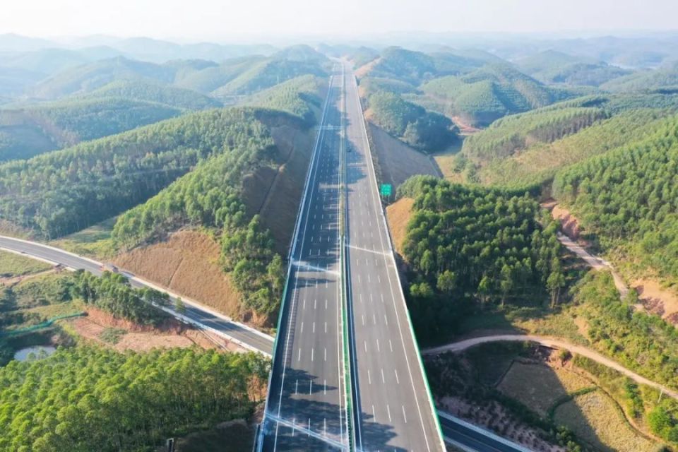 南横高速公路正式通车运营_腾讯新闻