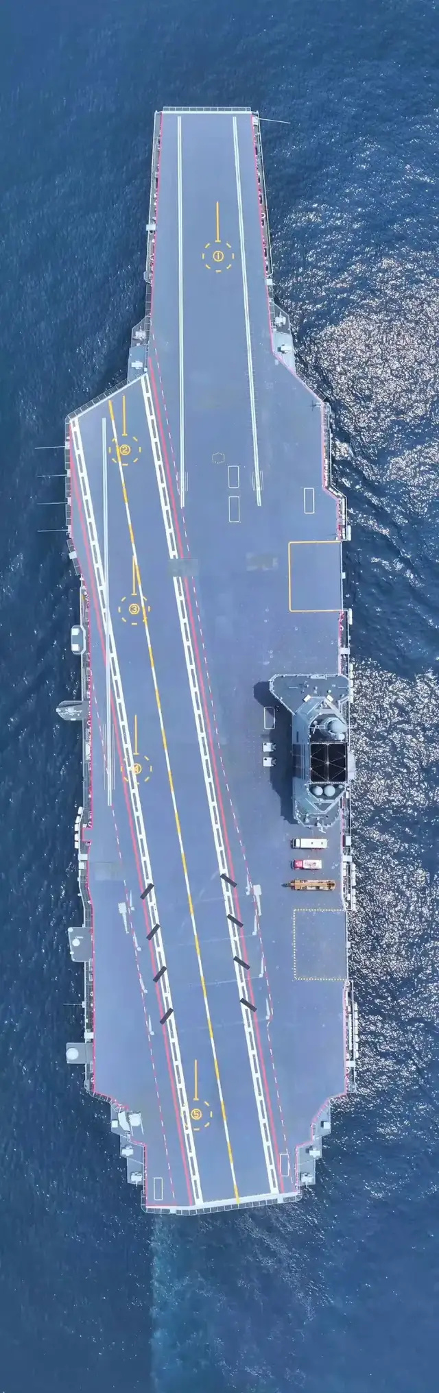 官宣！中国003“福建”号是人类历史上吨位最高的常规动力航母！_腾讯新闻