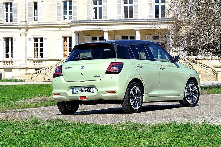 换代铃木"雨燕"官图曝光!