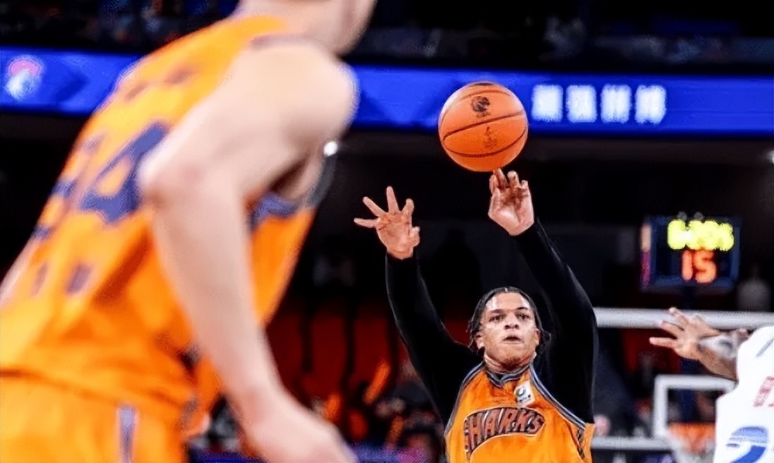 上海二陣成弊端！全是功能型球員，靠弗格得分真不行，上去就丟分 - 