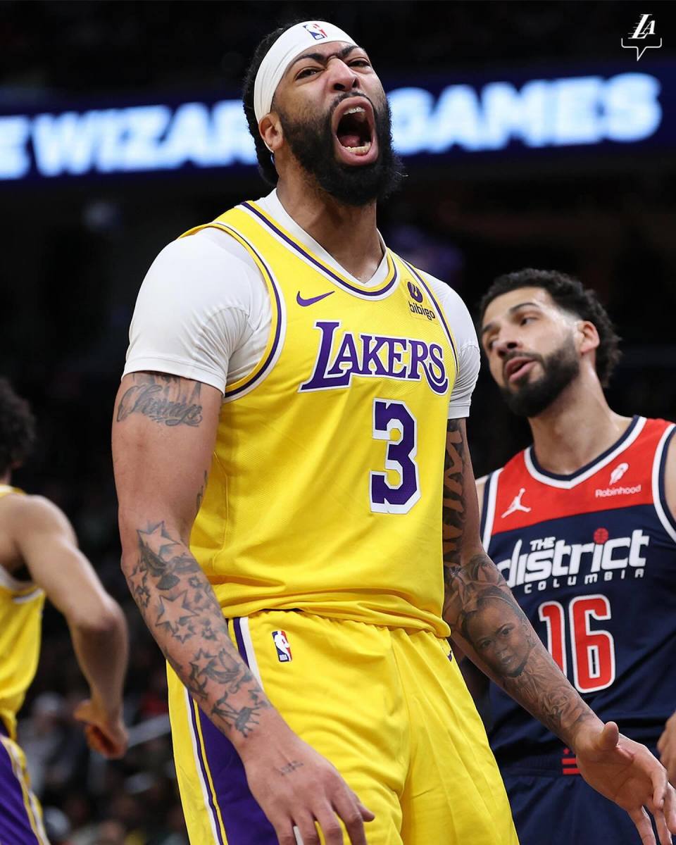 湖人晒照庆祝客场之旅结束!詹姆斯不关心排名 浓眉豪言最后5战全胜