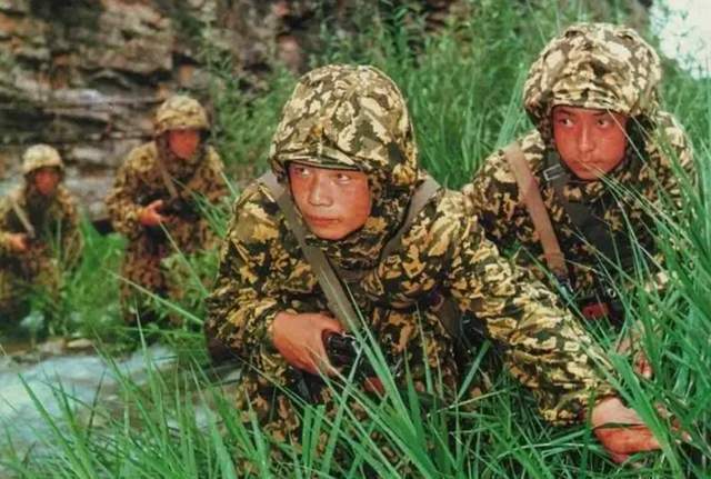 朝鲜人民军迷彩服图片