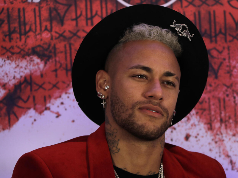 新月将注销内马尔,冬窗砸钱引援