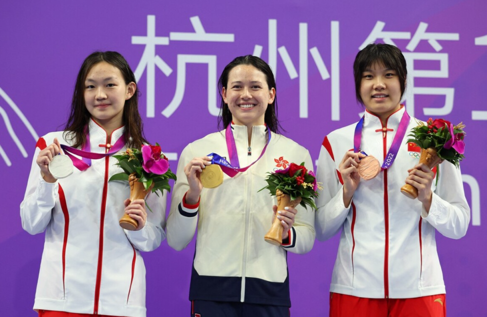 香港混血游泳巨星何诗蓓拒绝代表爱尔兰出战励志学霸不忘祖国