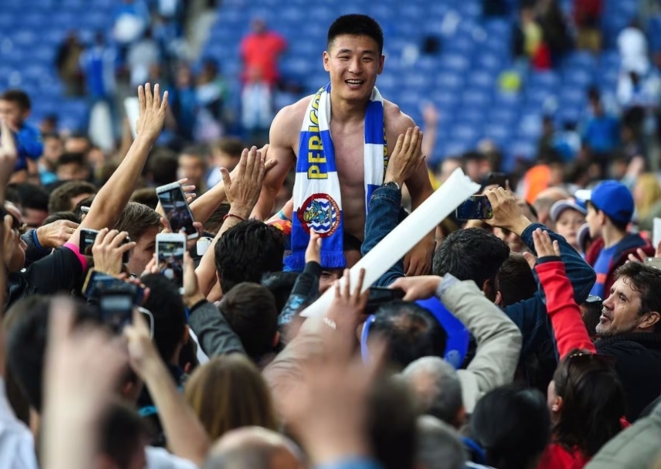 武磊获中国金球奖西媒失败奖项14亿人没有更好的球员