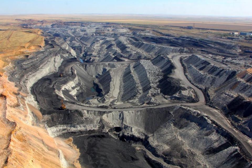 江西的矿产资源丰富,有中国铜都,世界钨都,稀土王国之美誉,铜产业在