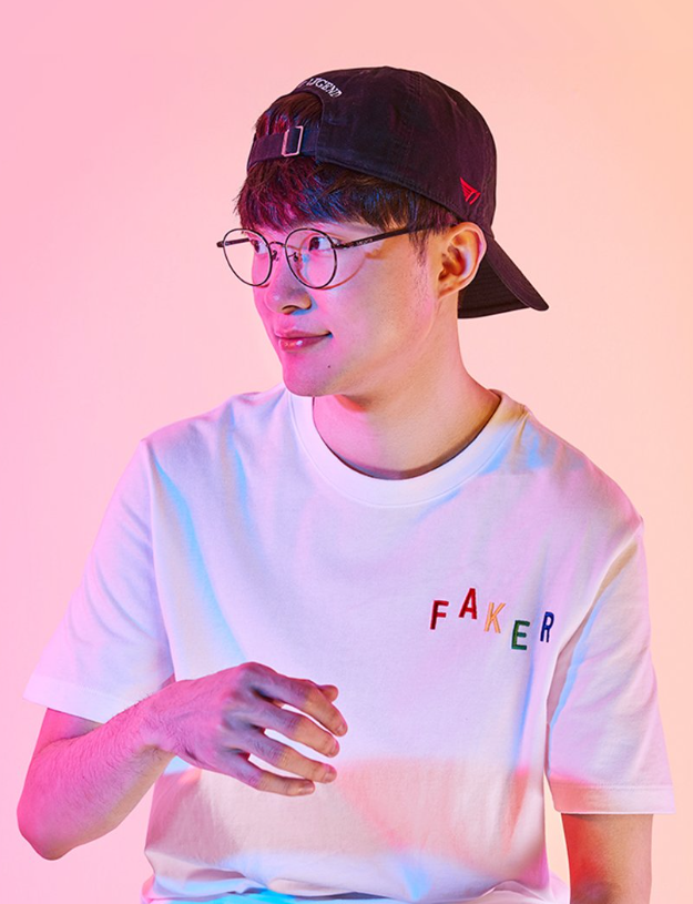 faker荣登名人堂,皮肤彩蛋大放送,性价比之选通行证!