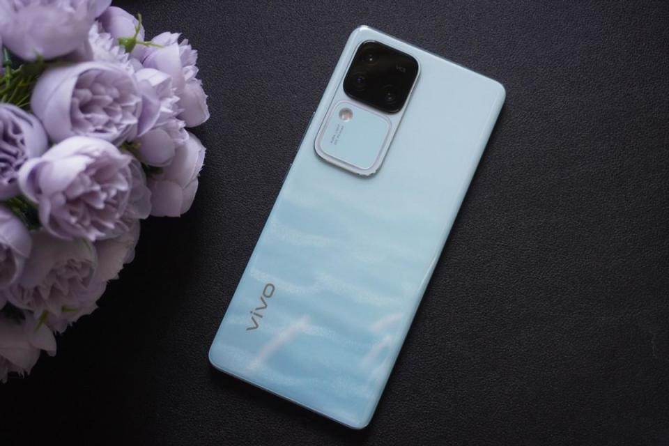 小米civi3,vivo s18 pro之间应该怎么