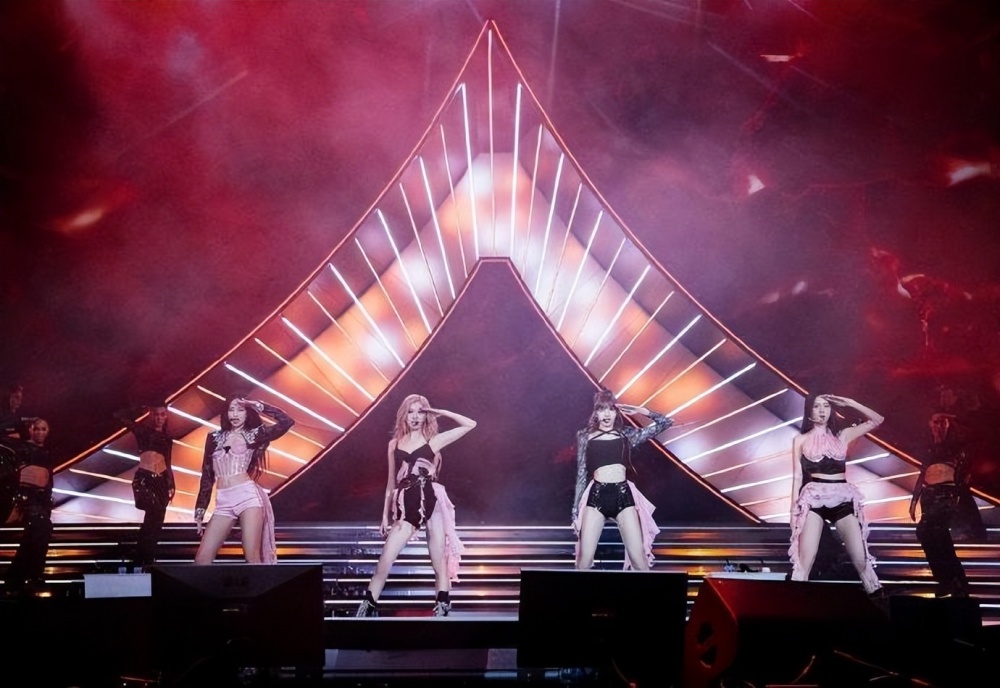 blackpink科切拉舞台被韩国乐评人批评却受到英美媒体盛赞