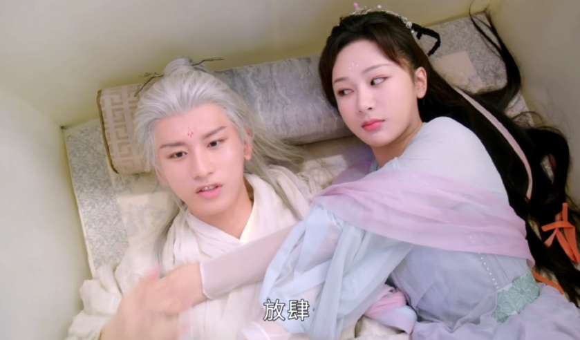 演了《沉香如屑》,再给陈晓作配,卸妆如整容,差点没认出张天阳_腾讯