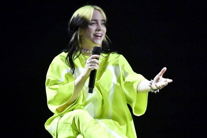 人气女歌手碧梨沉寂过后,凭借一首歌出柜?掉粉十万的她并不在意