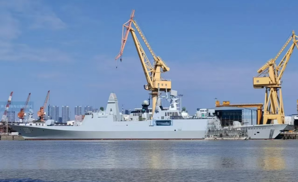 钦州舰刷号即将入列，054B型远洋型护卫舰，仅建两艘带有试验性质_腾讯新闻