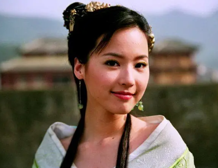 吴佳尼是演员出身的,那些年拍摄过《男才女貌》《封神榜之凤鸣岐山》