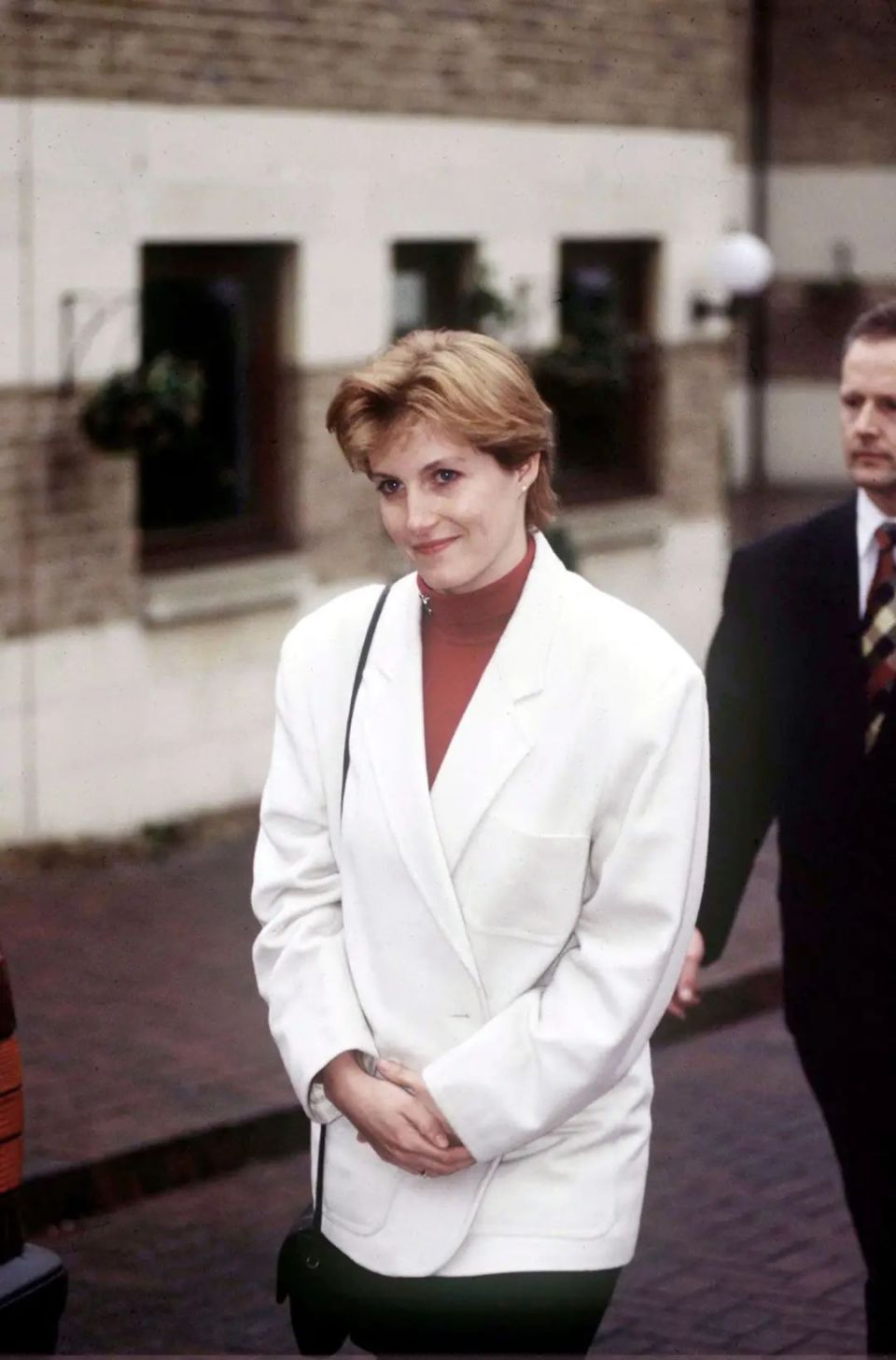 爱德华王子还在躺赢!妻子索菲人气逆袭,成新任王室时尚标杆_腾讯新闻