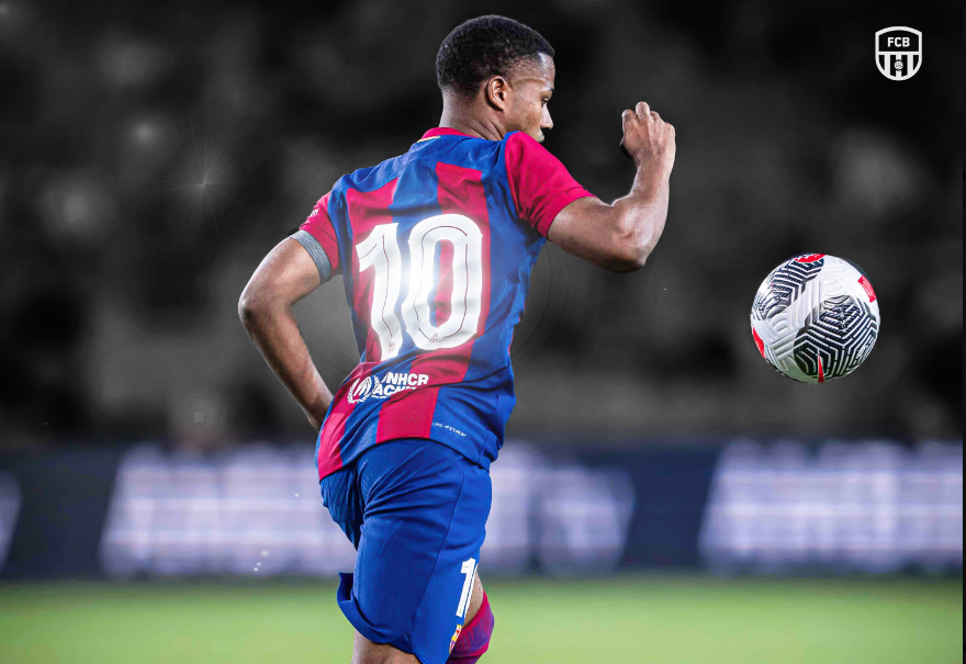 还是铁板凳巴萨10号要求离队接过梅西战袍2年只进16球