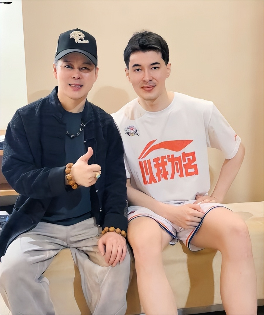 带妻进组?赵继伟老婆参演《鹊刀门传奇2》,看清五官后,气质不输小蒙